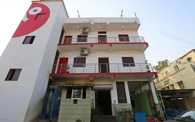 OYO Flagship 4720 Ma Guest House 2
