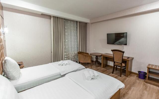 Oydin Plaza Hotel