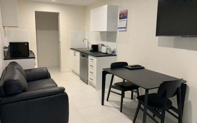 Beachside & Jetty View Apartment 4 - First Mate Apartment