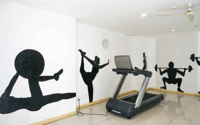 2BR with Direct Access to Pool at Green Bay Apartment By Travelio – Sports – Jakarta