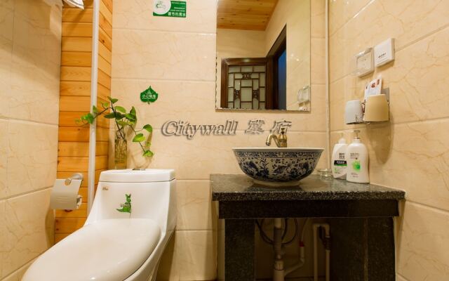 City Wall Old House.Ji Residence