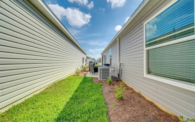 Pool Access, Patio & Grill: Sunny Florida Escape!