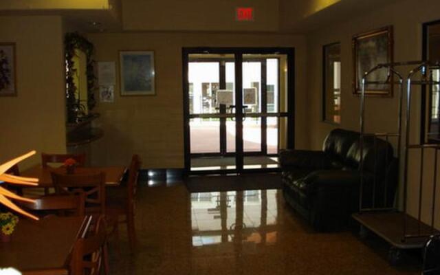 Stratus Suites - Boutique Hotel