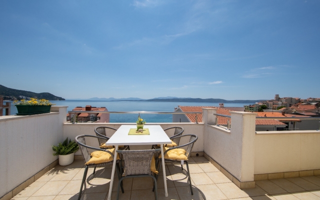 Apartment Ruzica - with sea view: A3 - zuti Igrane, Riviera Makarska