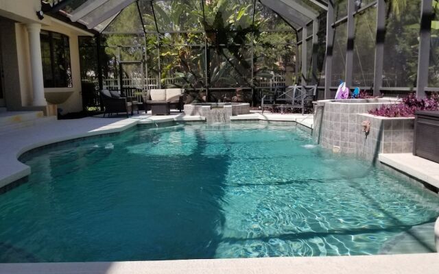 Mansion Getaway - Sleeps 24