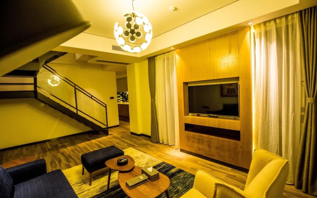 Spring Posh Roadsun International Hotel & Resort