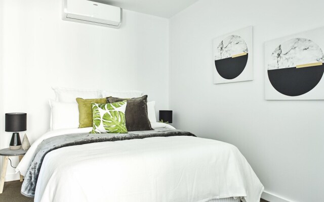 The Marc 201: A Splash of Emerald - Rejuvenate stays