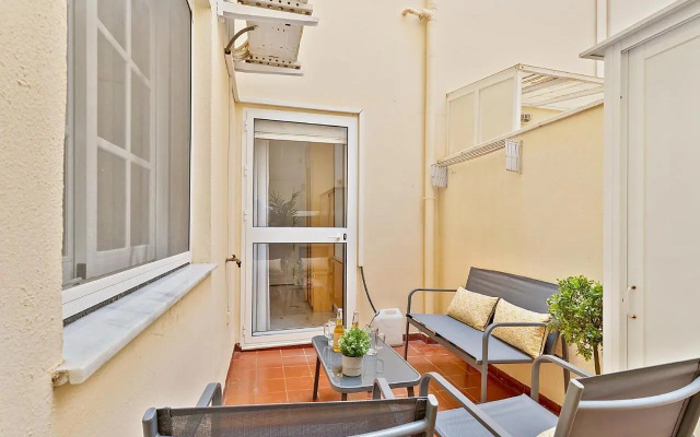 Apartamento con patio a 1 minuto de la playa