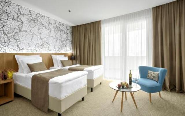 Mond, Resort & Entertainment