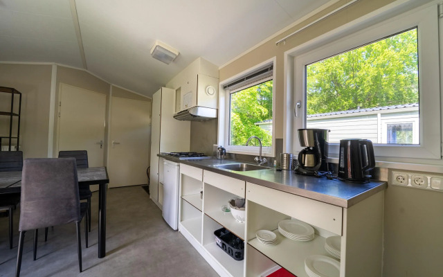 Well-maintained chalet with WiFi, not far from Amsterdam