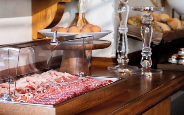 Porto Lotti Suite Hotel