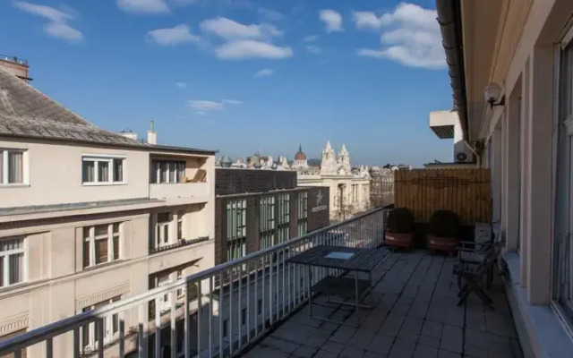 Central Penthouse with Terrace