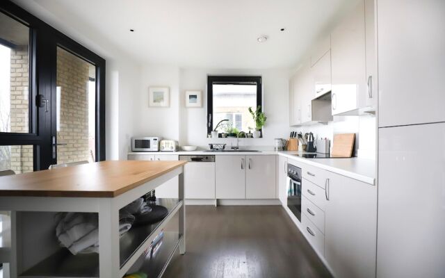 Charming 2 Bedroom Property in East London