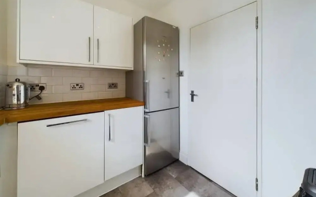 The Earl's Court Hideaway - Warm 3bdr House