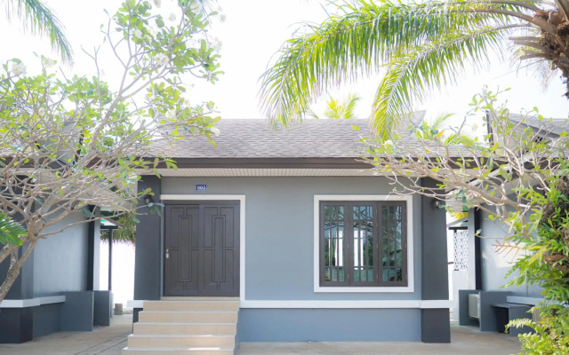 Baan Faa Talaychan Resort