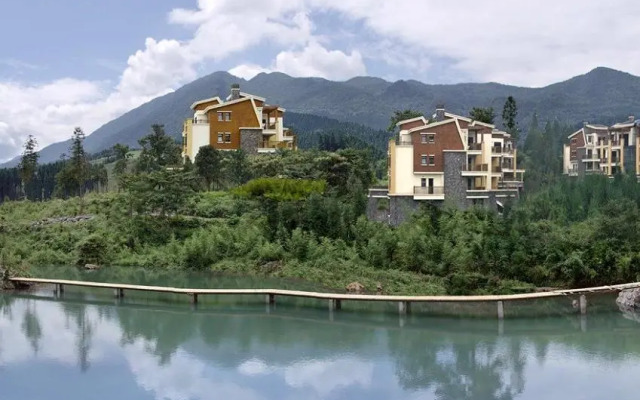 Mount Emei Qilingping Hot Spring Hotel