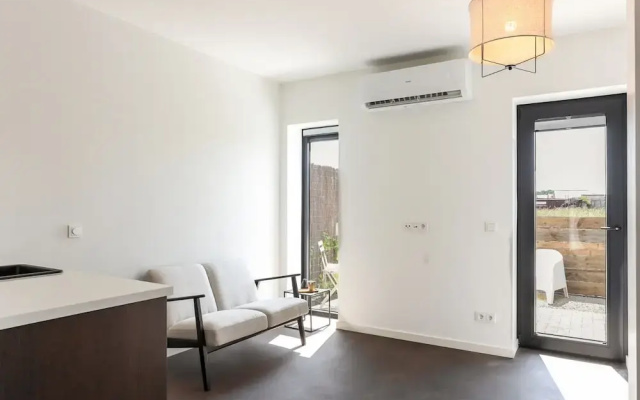 Modern Suite Near Beach