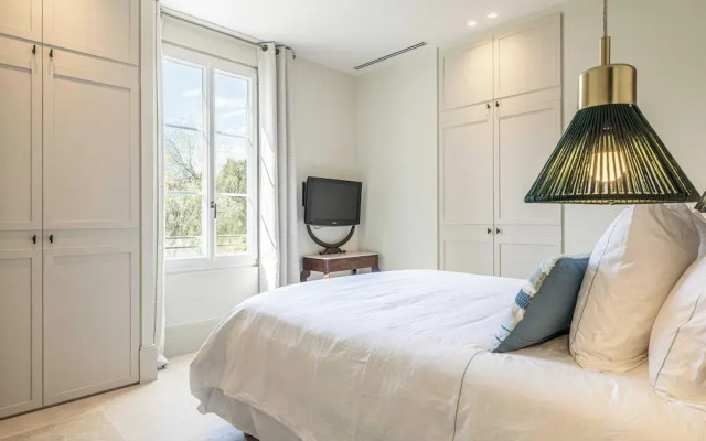 Luxurious Villa With Heated Pool 5br/10p - Cannes