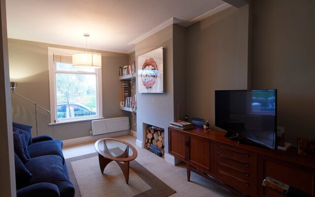 Modern 3 Bedroom House With Garden in Peckham