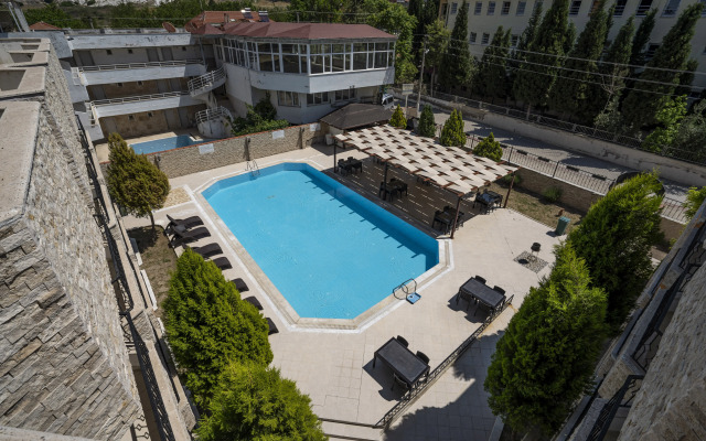Ayapam Hotel