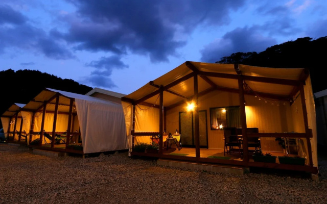 Sloth Glamping