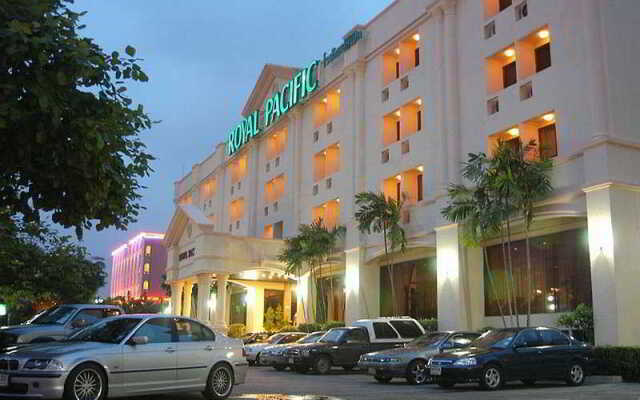 Royal Pacific Hotel