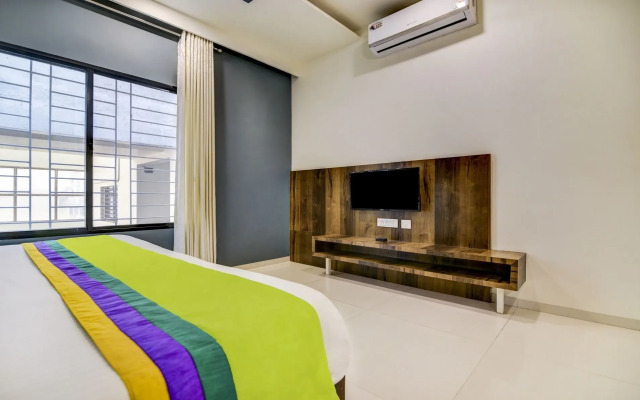 Hotel Sri Sai Suites