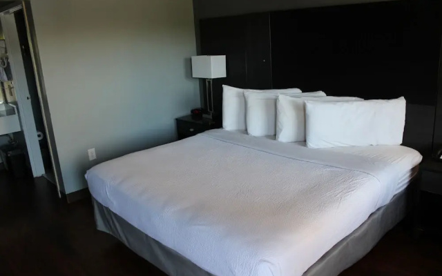Riverfront Inn