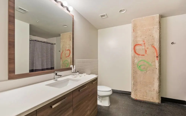 Beautiful 3bd Unit in Perfect Downtown Location
