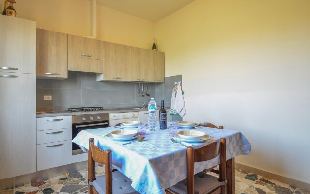 Beautiful Apartment in Piano di Mommio With Outdoor Swimming Pool, Wifi and 3 Bedrooms