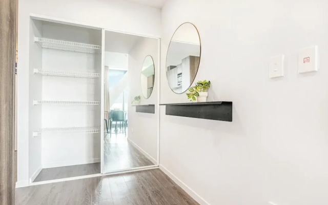 Augustus Haven Apartment with Parking
