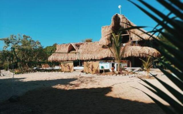 El Zoo Hostel & Pool