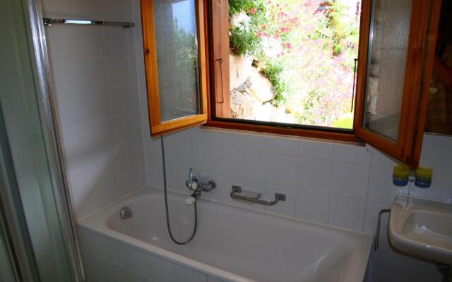 Eanta SUNNY & MOUNTAIN chalet 10 pers by Alpvision Résidences