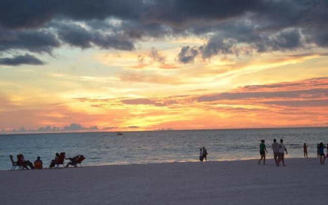 Twins Inn & Apartments