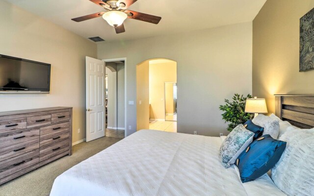 Pool & Putting Green: Goodyear Home on Golf Course