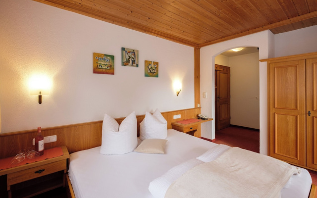 Hotel Garni DIAS