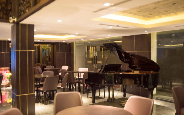 Palazzo Luxury Hotel