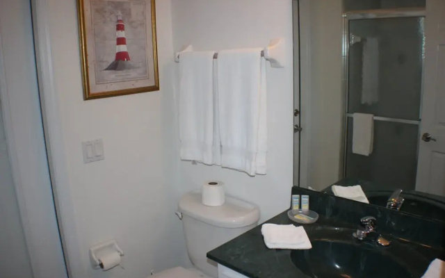 Spacious Modern Pool Home, Family & Golf Trips - 4727 4 Bedroom Home by RedAwning