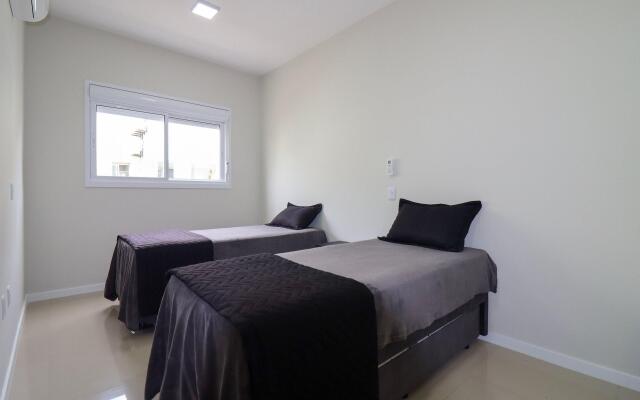 Excelente dois dormitórios a 250m mar - ZB01H