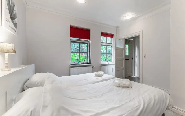 Beautiful Apartment in Sint Maartensbrug