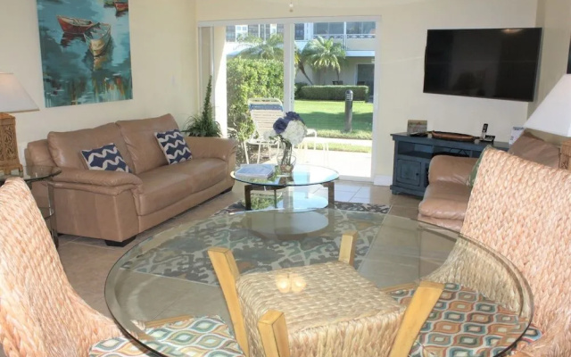 Jamaica Royale 003 - 1 Br Condo