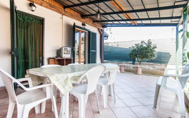 HOLIDAY HOUSE SUNRISE SPERLONGA-Giardino-50m mare-Park gratuito e Portico