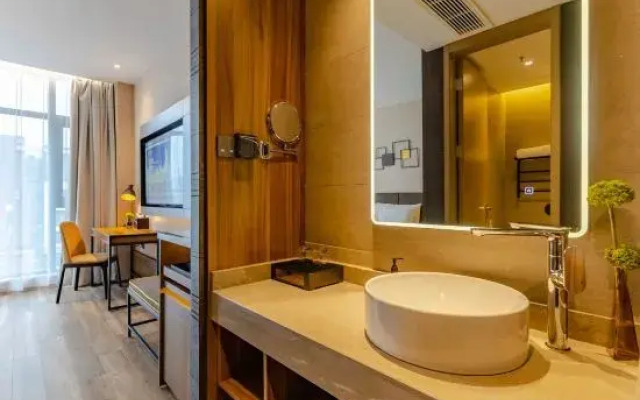 Homeinn Plus Hotel (Huaibei Huaihai East Road Wuyue Plaza)