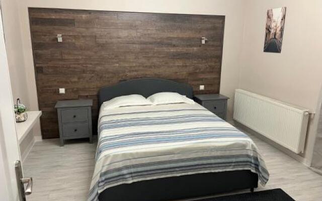 AZZA Aparthotel
