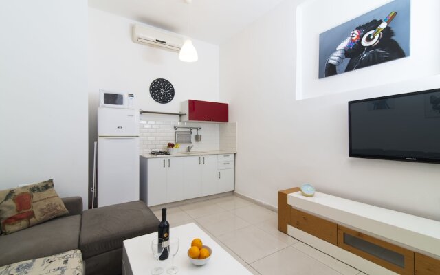 Apartments IN Ha Kerem