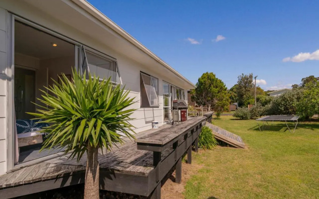 Silver Sands - Cooks Beach Holiday Home
