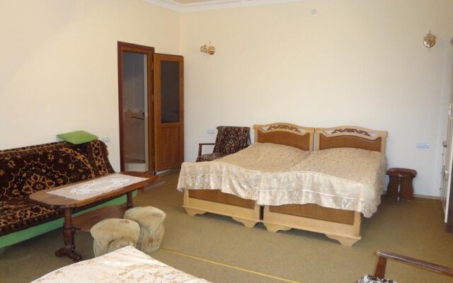 Hotel Noy