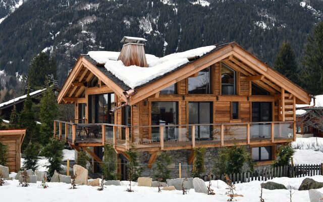 Black Stone Chalet