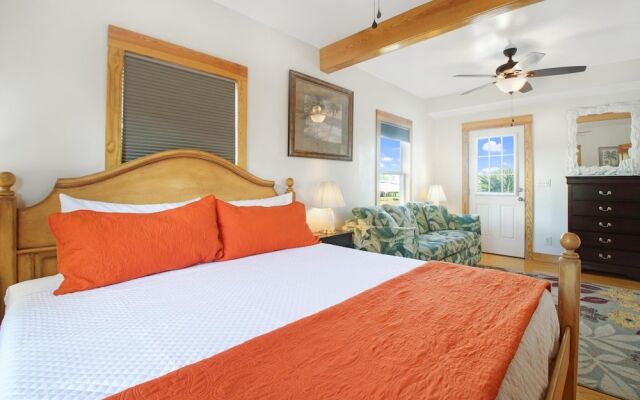 Hot Sand 4 Bedroom Home by RedAwning