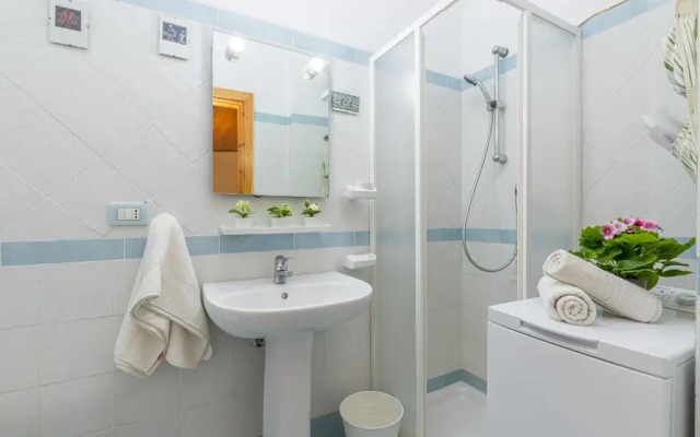 Blue&green House With Shared Pool